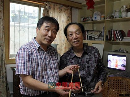 中国陶瓷艺术大师涂序生的两支笔入藏绿宝石艺术陶瓷馆