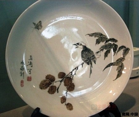 "巧夺天工"的北京刻瓷艺术